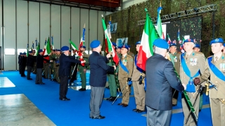 68°Anniversario-dellAviazione-Esercito-consegna-degli-Stendardi