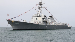 USS-DESTROYER