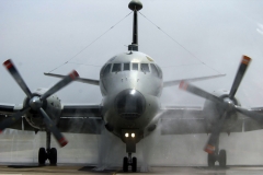 Il BR1150 Atlantic all'ultimo volo dalla base di Sigonella a Pratica di Mare.